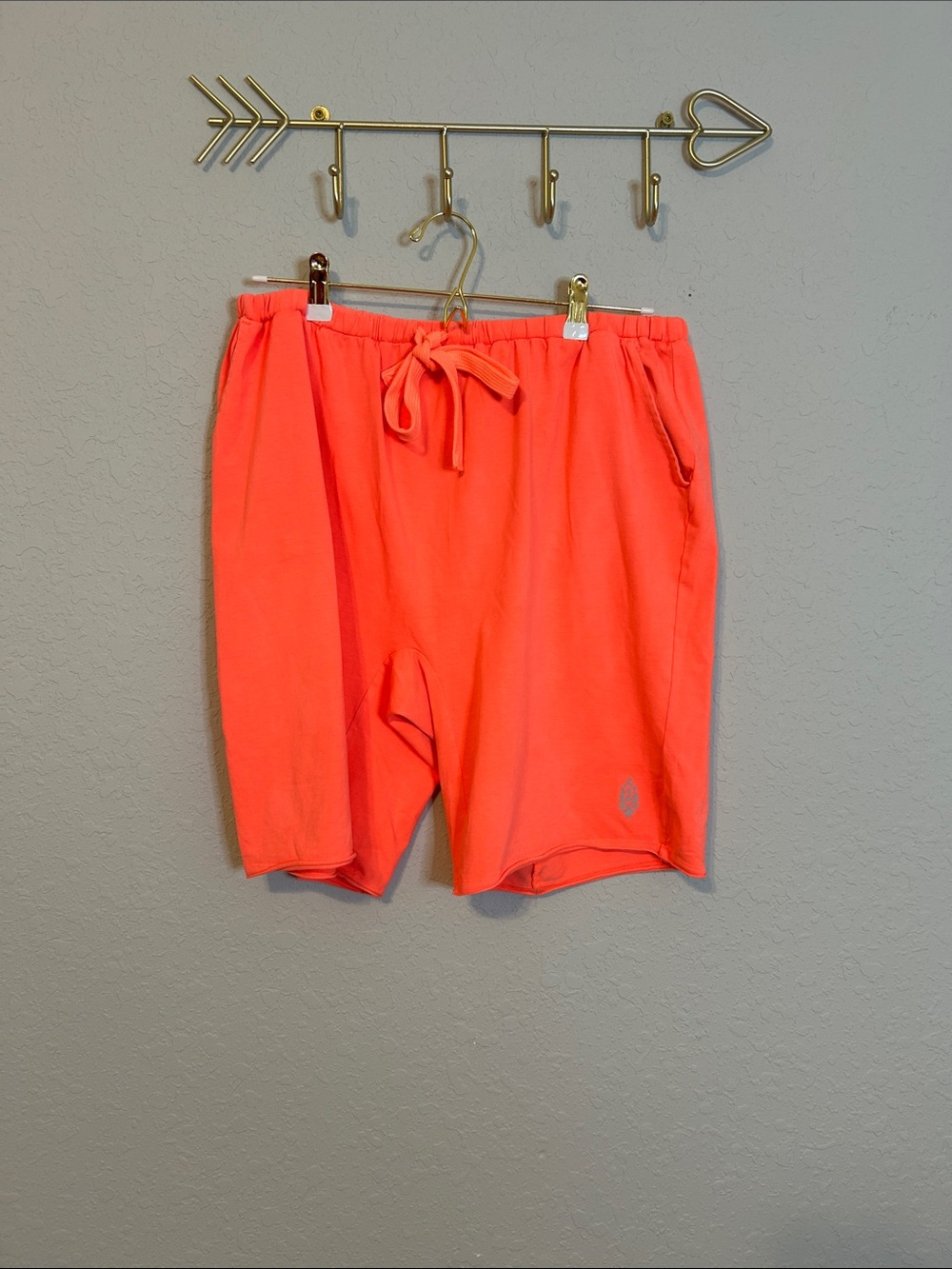 FP Movement Hot Shot Easy Set Orange Long Sleeve Top Shorts NWOT Size Large - Picture 6 of 9